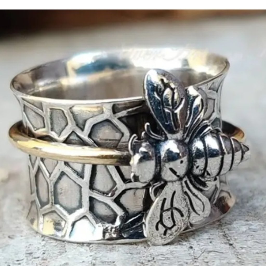 Vintage Boho Honey Bee Ring - Intricate Bee Design - Silver Electro-Plated 15$